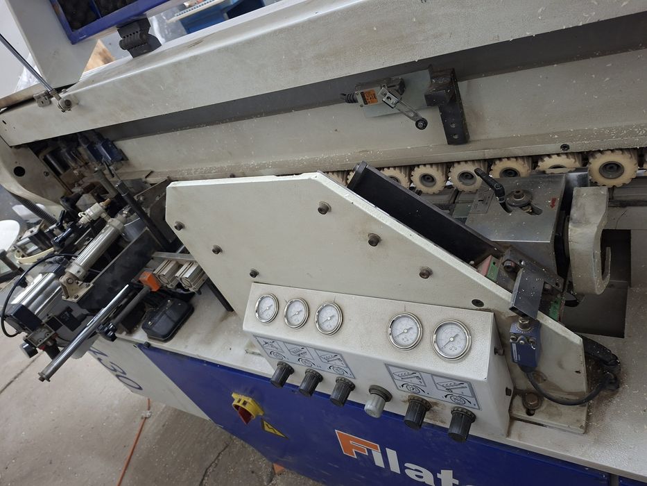 Кромкооблицовочный станок