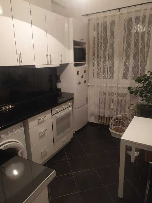 Дава се под наем Тристаен апартамент в София, Оборище - 76 кв.м за 500 € - Снимка #2