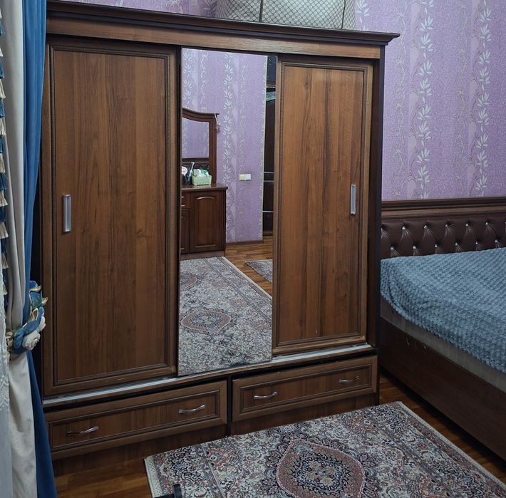 Shkaf sotiladi! srochna sotiladi!