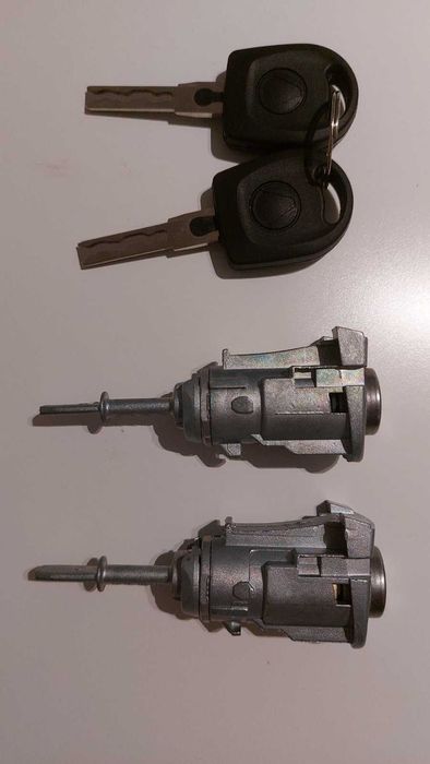Патрони 2бр за ключалка на VW GOLF 4 BORA A6 SKODA FABIA POLO 1997-200