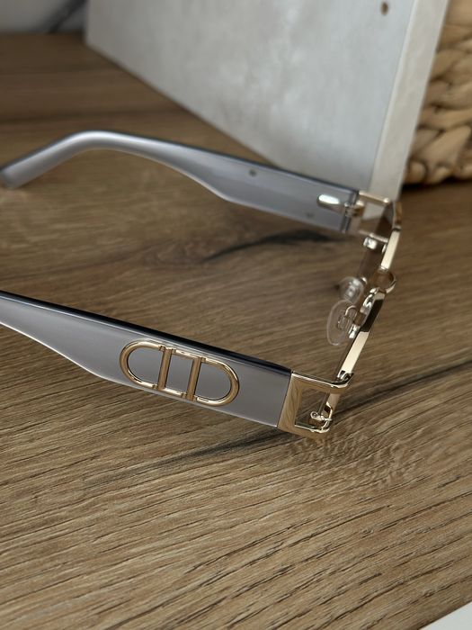 Слънчеви очила Carolina Lemke.