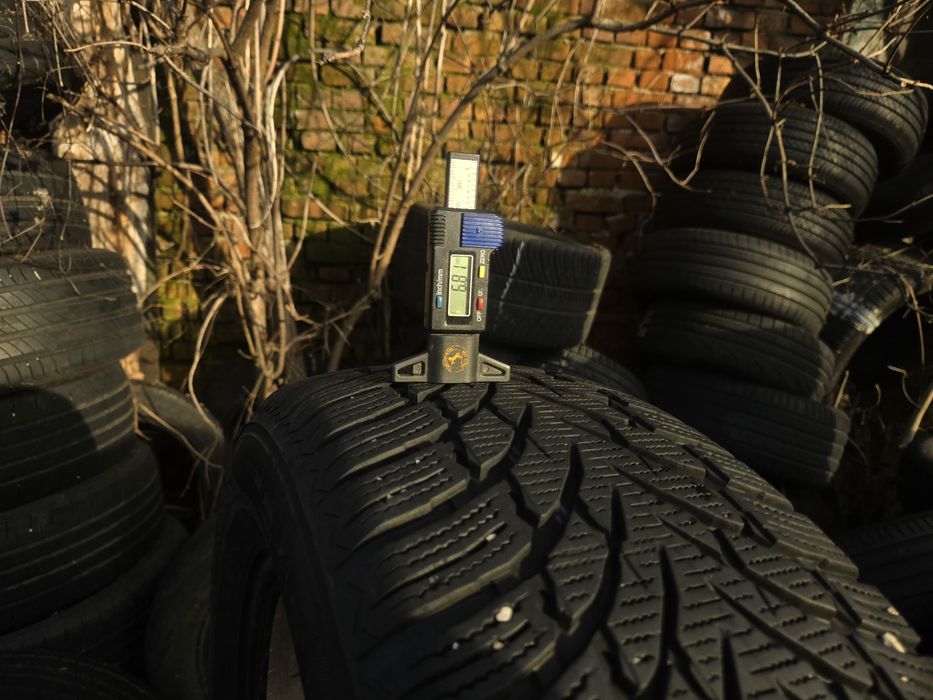 4бр. 215 60 17 Nokian зимни.