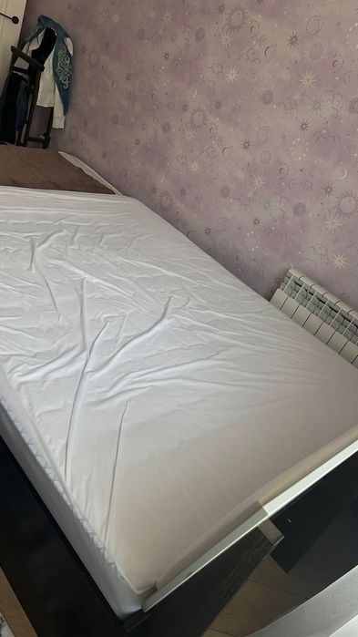 Двухспальная кровать