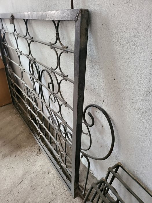 Огорождение, калитка, защита для окон