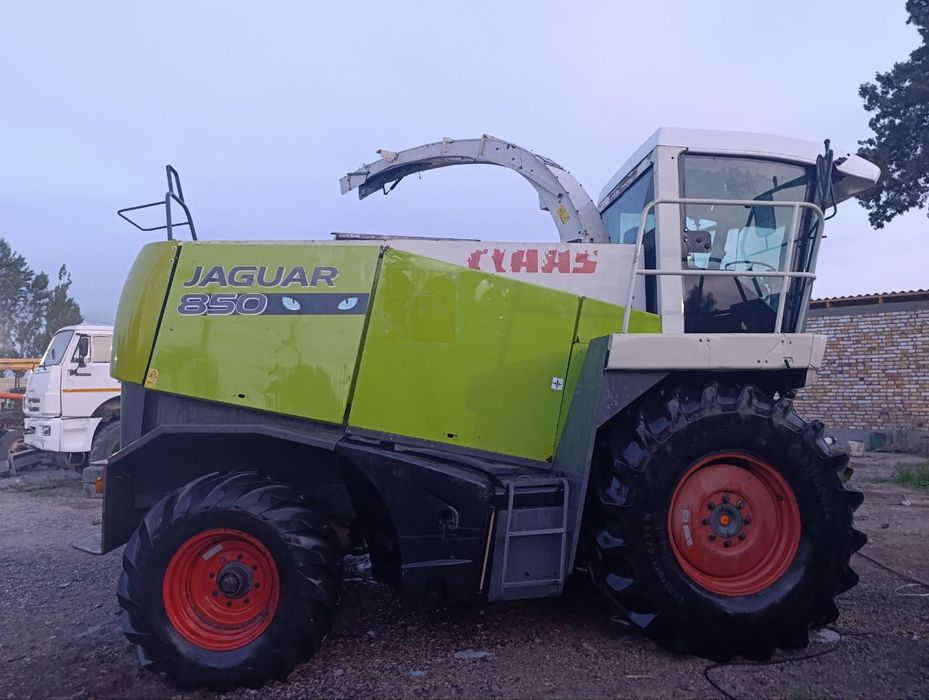 Ягуар 850, йили 2011 маккажухори слёс урадиган комбайн
