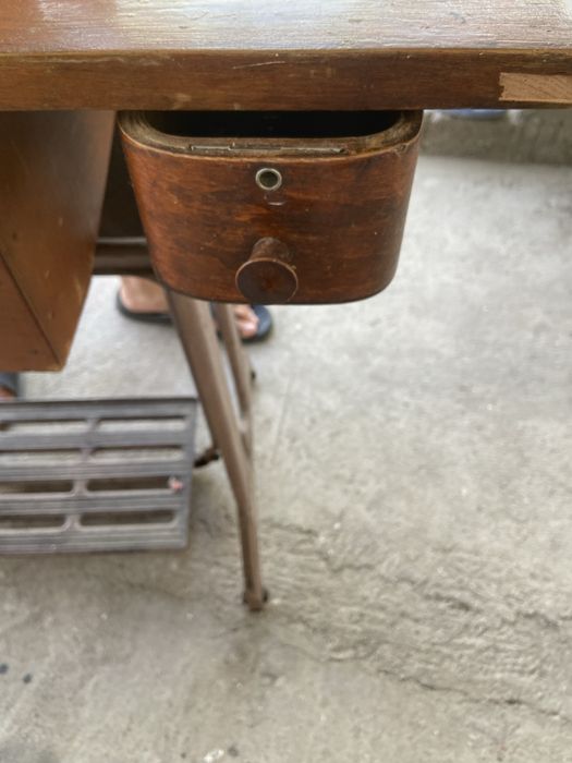 Швейную машинку продам