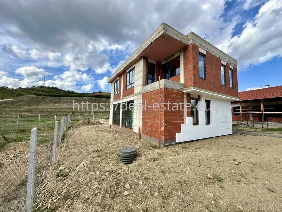 Продава се Къща в с. Изгрев, Област Благоевград - 200 кв.м за 1125 €/кв.м - Снимка #2