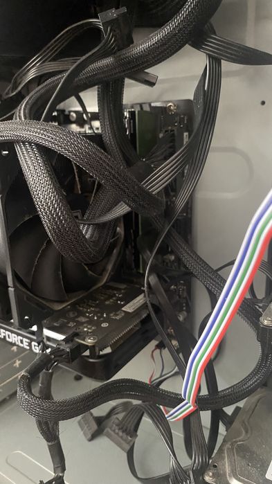 Компьютер в сборке без корпуса