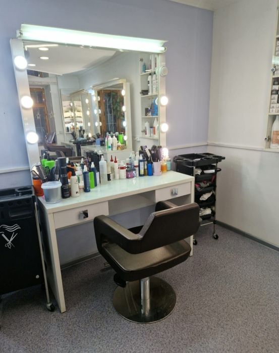 Сдам парикмахерское кресло