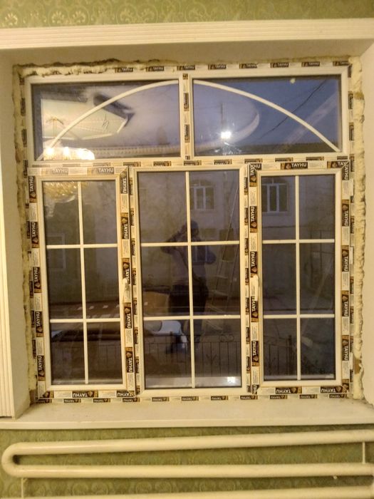 Устанавливаем окна и двери АКФА