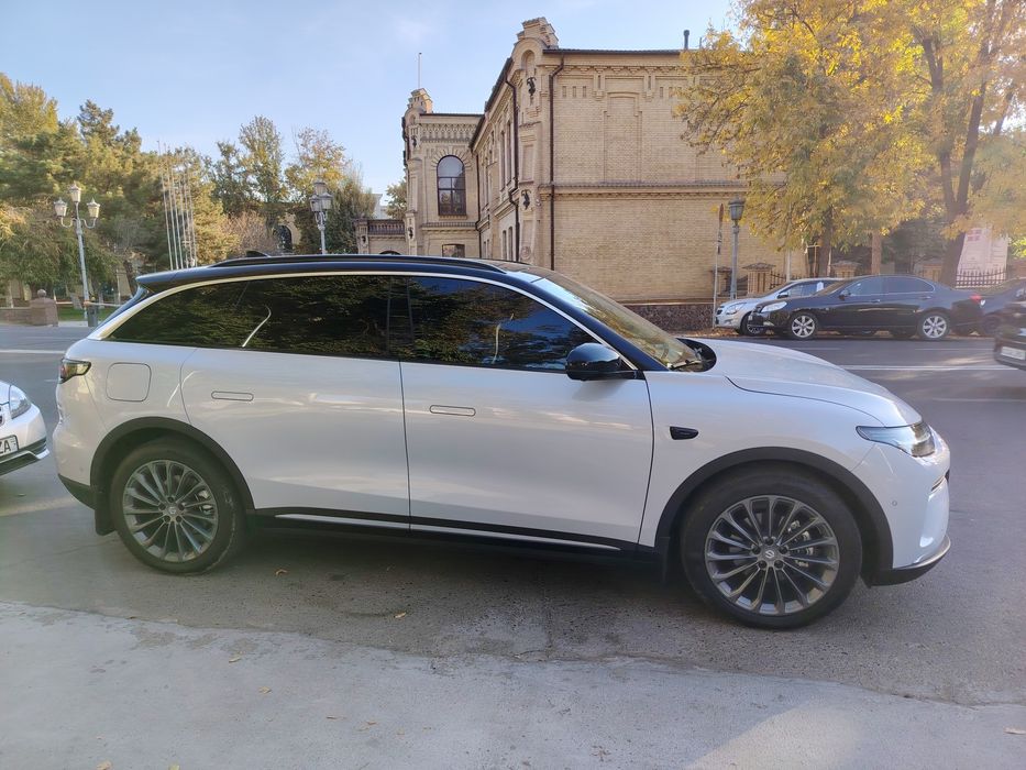 Без полигона, Новая с автосалона Леапмотор С11