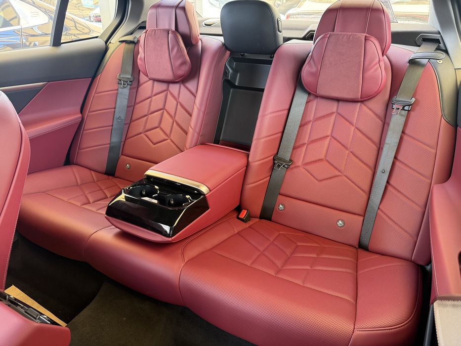 Bmw i5 40l 713km zapas xod 2025-Yil Televizor Hed up Sky lounge 360kam