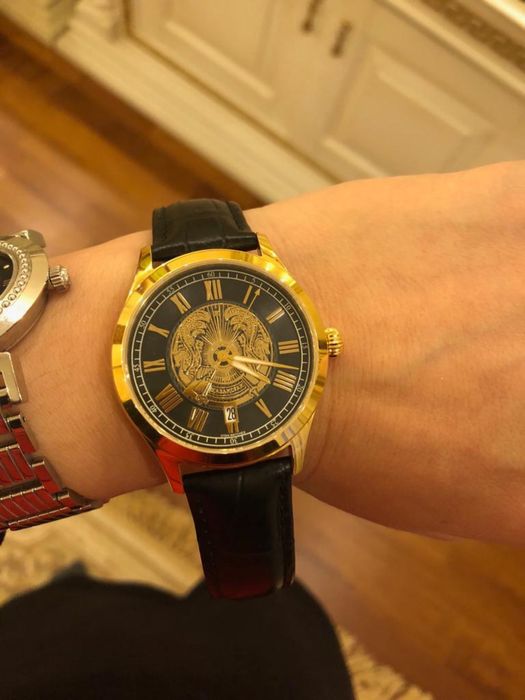 Продат часы Отан