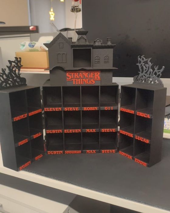 Полка для фигурок kinder joy по Stranger things