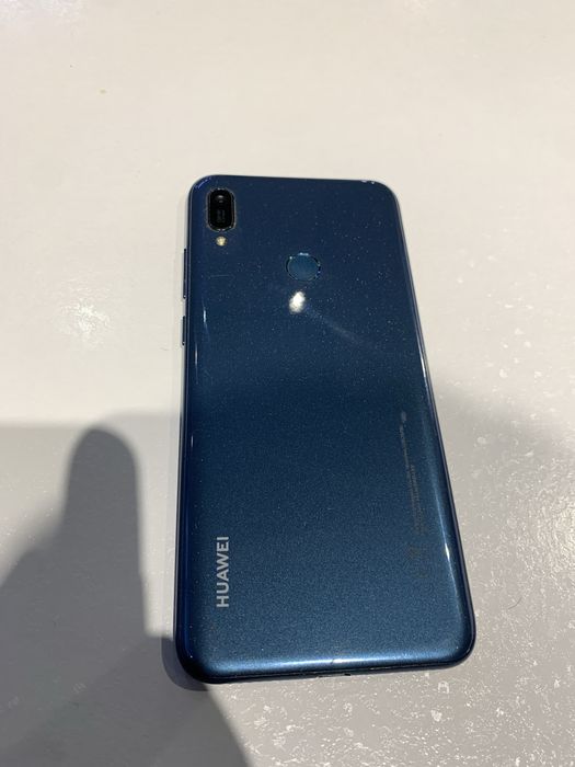 Телефон Huawei Y6,2019г