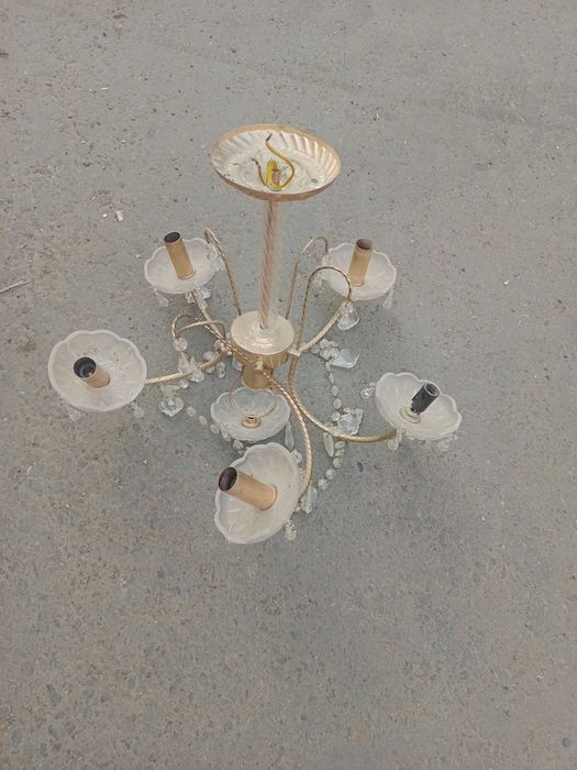 Продам люстры в хорошем состоянии