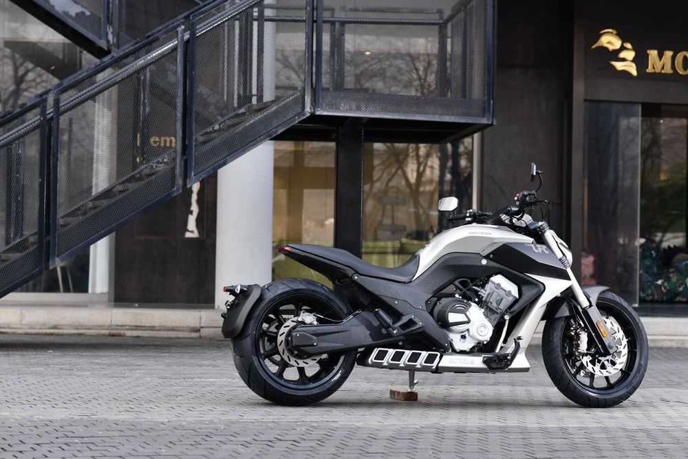 Мотоцикл BENDA LFC 700
