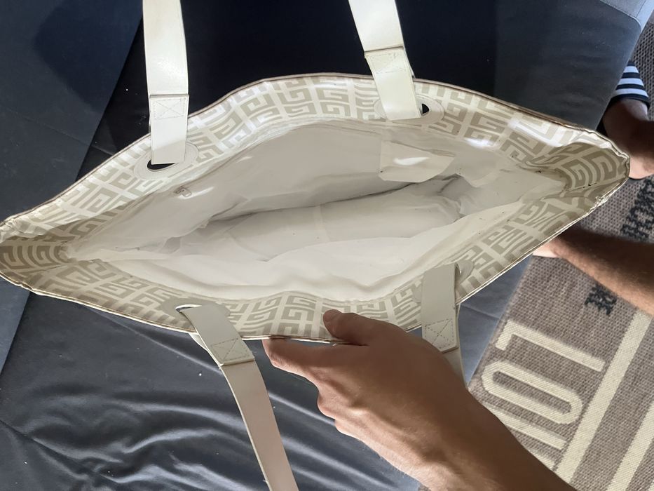 geanta givenchy de umar