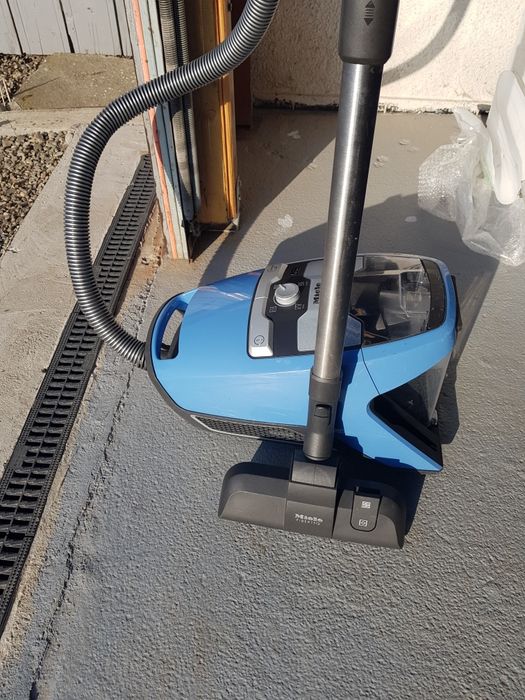 Miele doua aspiratoare fara sac Blizzard CX1 Blue, PowerLine