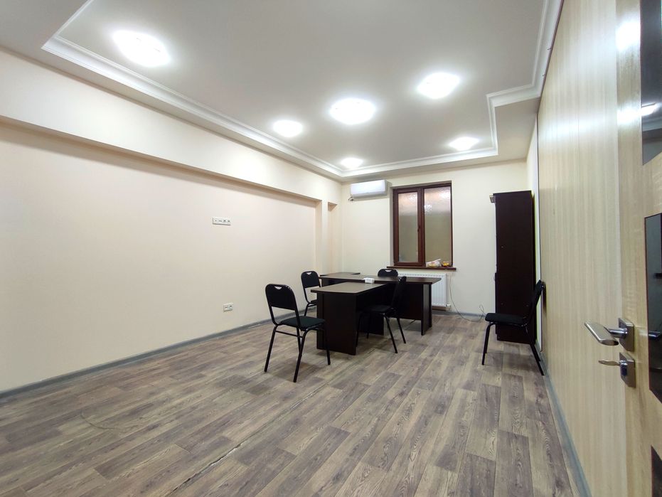 Arzonga Ofis ijaraga beriladi — Lunacharskiy 208 m² (AX)