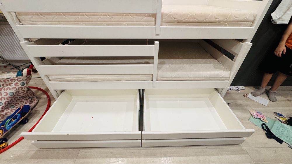 Продам 2х яросную детскию кровать