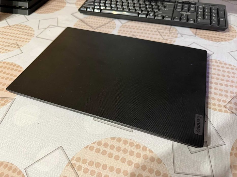 Laptop Lenovo V15 G2 15.6" - Intel Core i3-1115G4 / 8 GB DDR4/ 256 GB SSD M2 / Windows 11