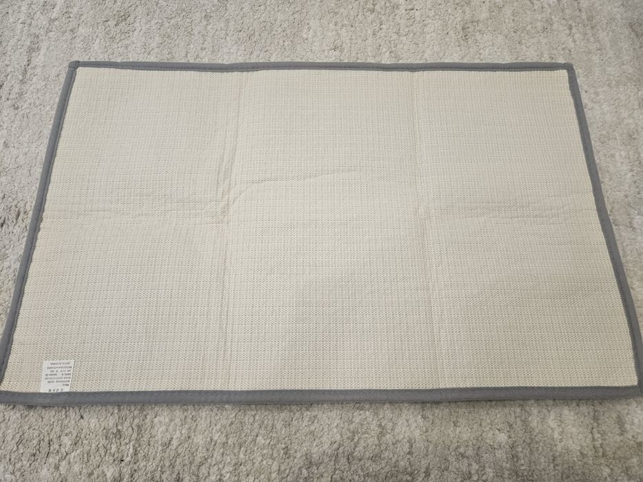 Новый коврик 2000 тг  50см × 78 см