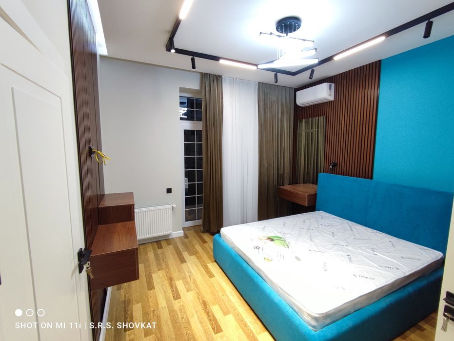 Без маклера 3 комнатная Шота Руставели Аския Высокопотолчный кирпичка