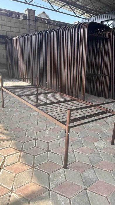 металлические кровать двухярусный