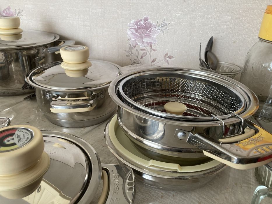 Кострюли и сковорода, набор