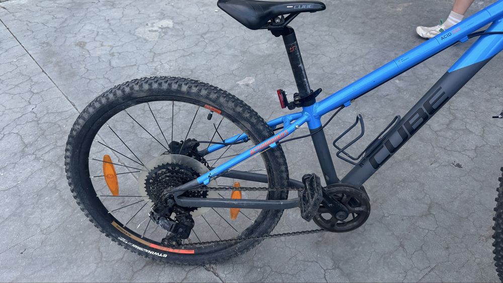 Bicicleta CUBE ACID 240 Actionteam