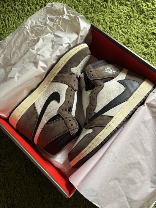 Jordan 1 Retro High OG Travis Scott Mocha