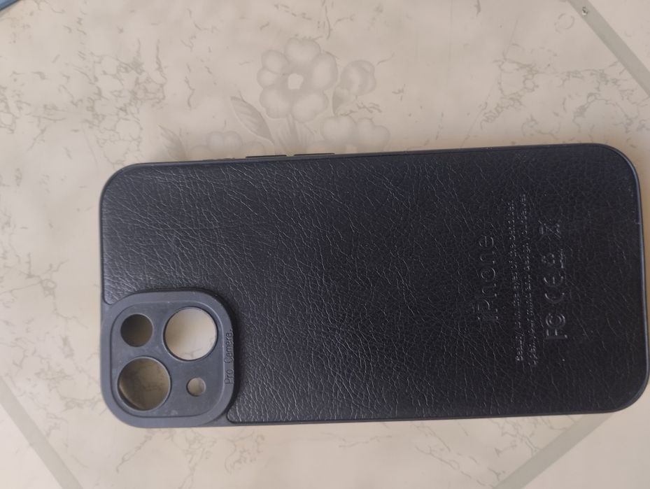 Продам чехол от айфон 13