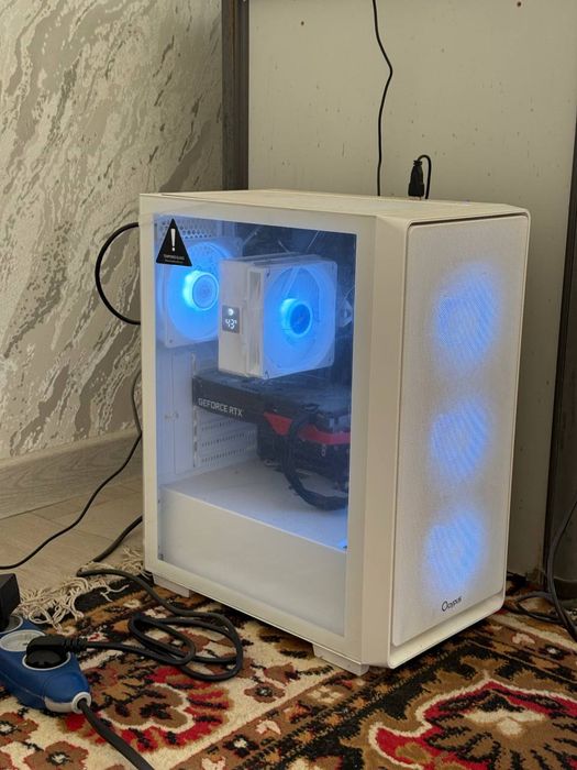 Gaming kompyuter sotiladi.