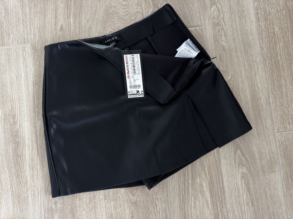 Кожена пола-панталон