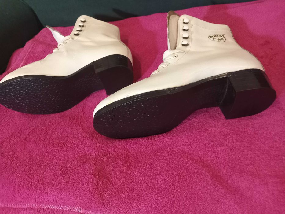 Ботинки для коньков