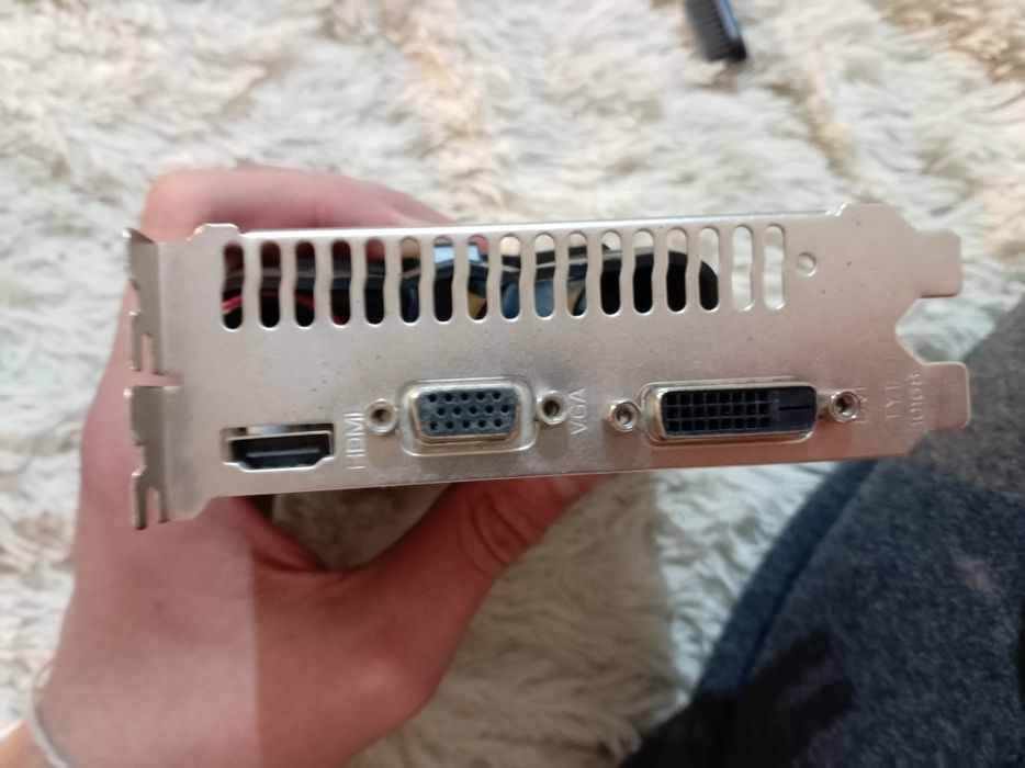 Видеокарта рабочая обслуженоя