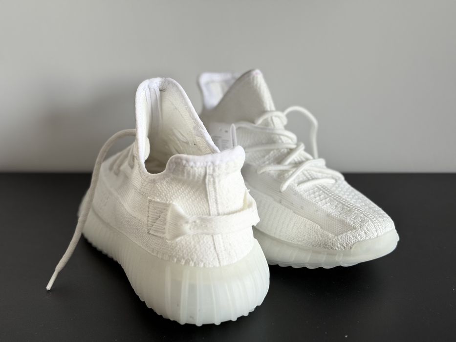 Adidasi Yeezy Boost 350 White Last Sales
