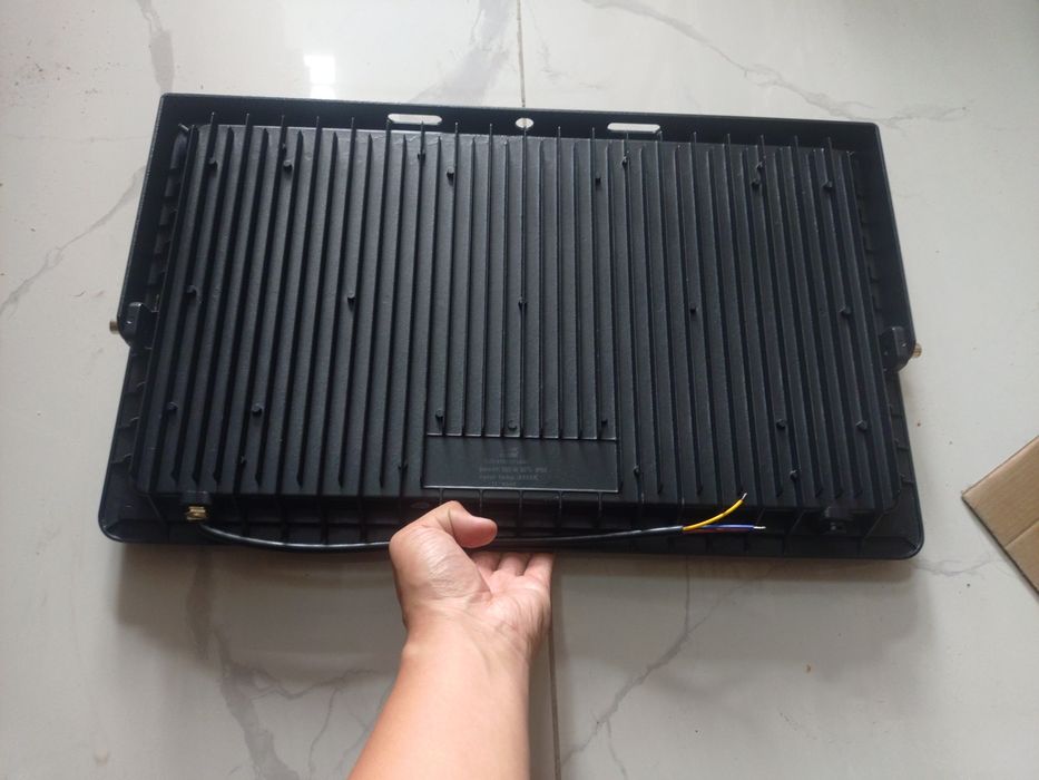 Прожектор новый 500w