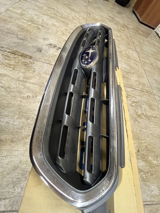 Решетка радиатора субару