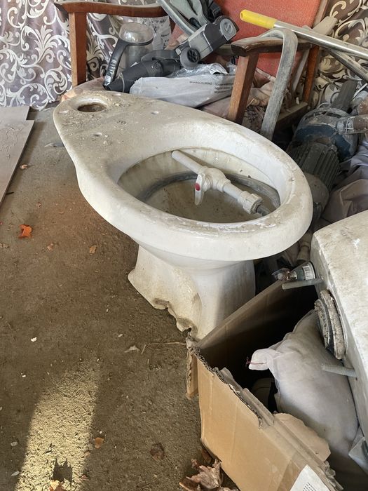 Унитаз б/у сотилади