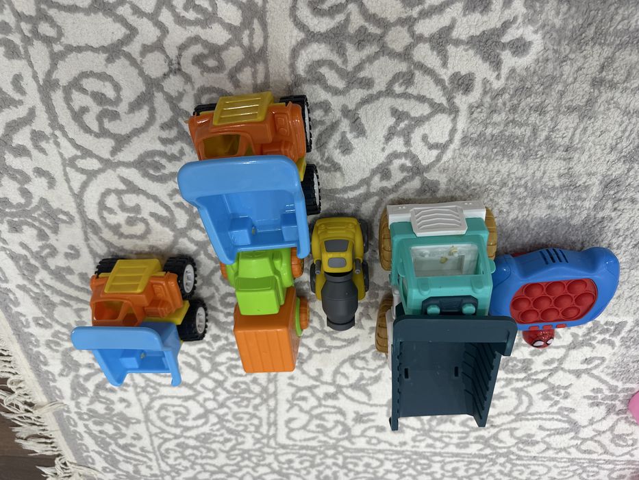 Развивающие игрушки в отличном состояний