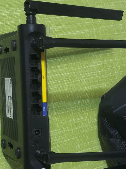 Продам модем. Почти новый.