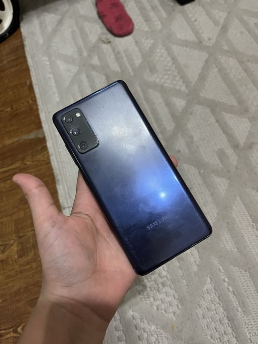 Samsung S20 FE 5G идеал