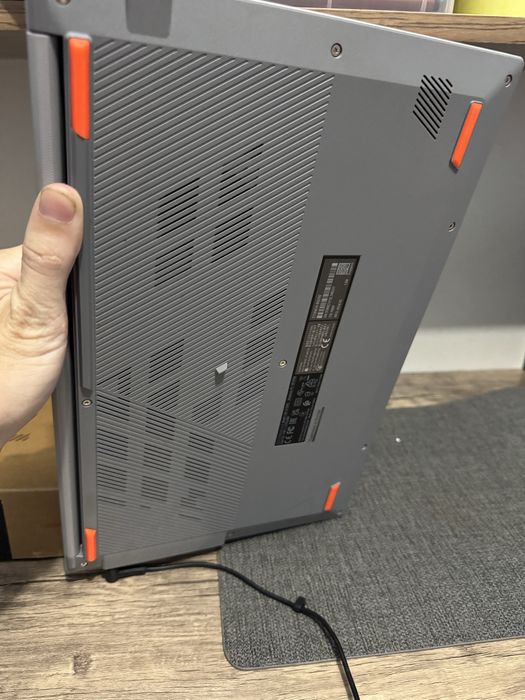 Asus Vivobook ideal holatda