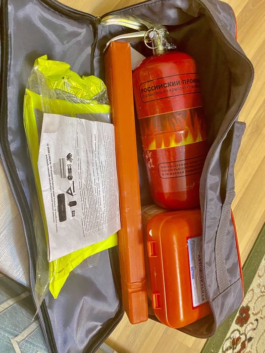 аптечка оригинал тайота комплект