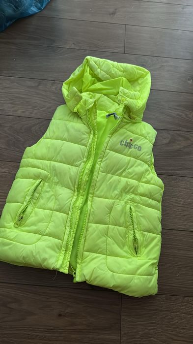 Продам детские куртки