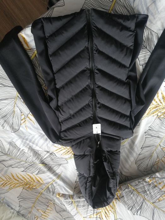 Черно дамско яке със качулка рр М