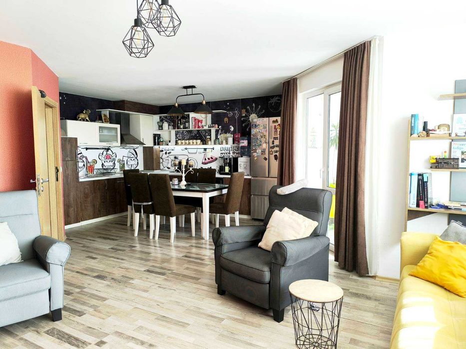 Продава се Тристаен апартамент в Варна, Виница - 116 кв.м за 1896 €/кв.м - Снимка #2