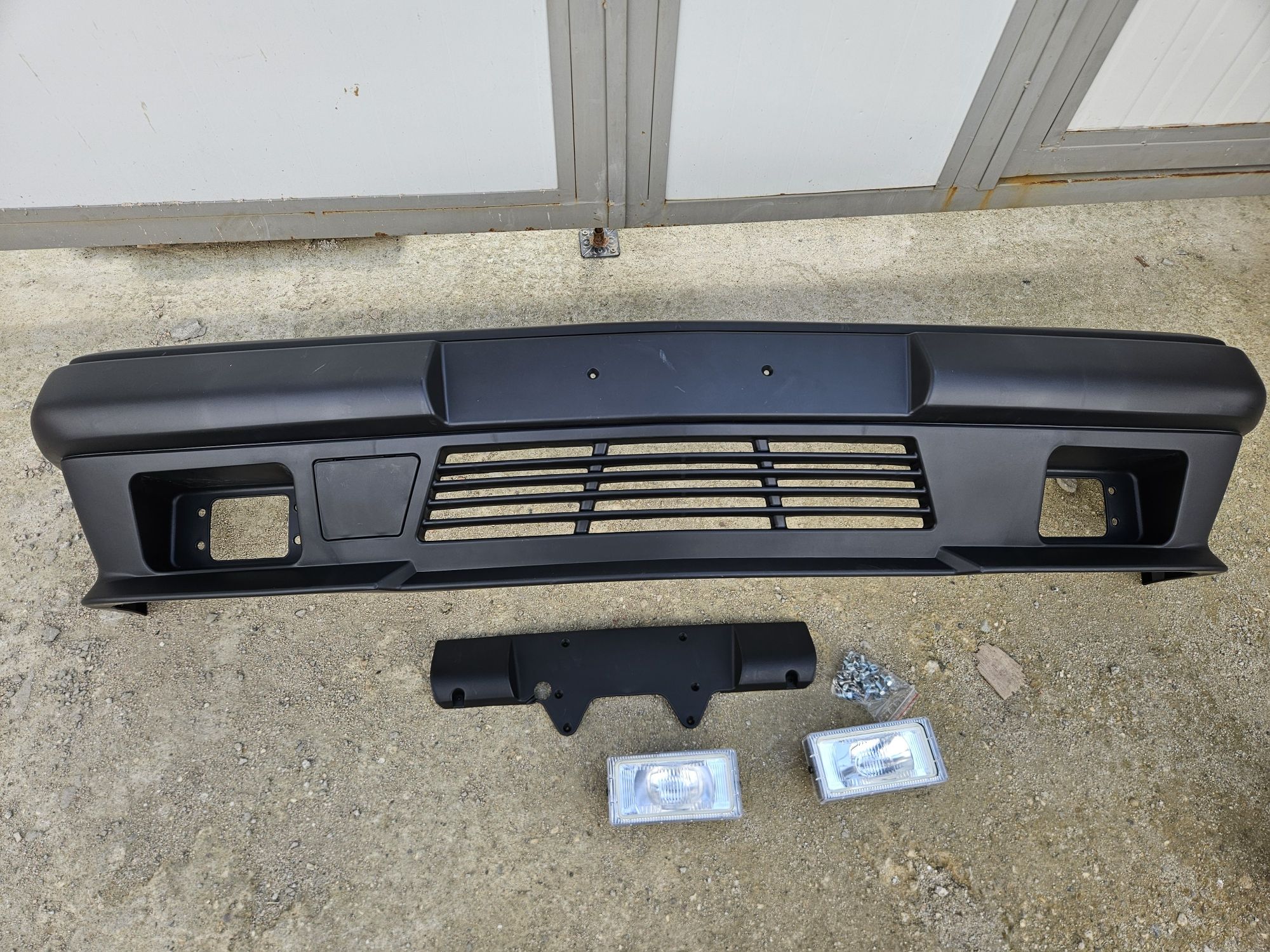 AMG предна броня за мерцедес W124 гр. София Враждебна • OLX.bg